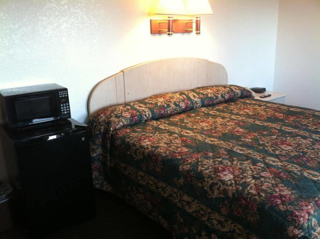 Budget Inn Wentzville Exterior photo