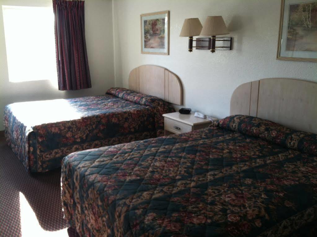 Budget Inn Wentzville Exterior photo
