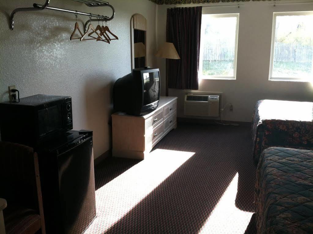 Budget Inn Wentzville Exterior photo